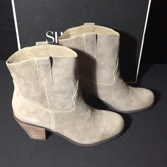 Shoemint Janice suede taupe booties size 6 - Picture 3 of 5